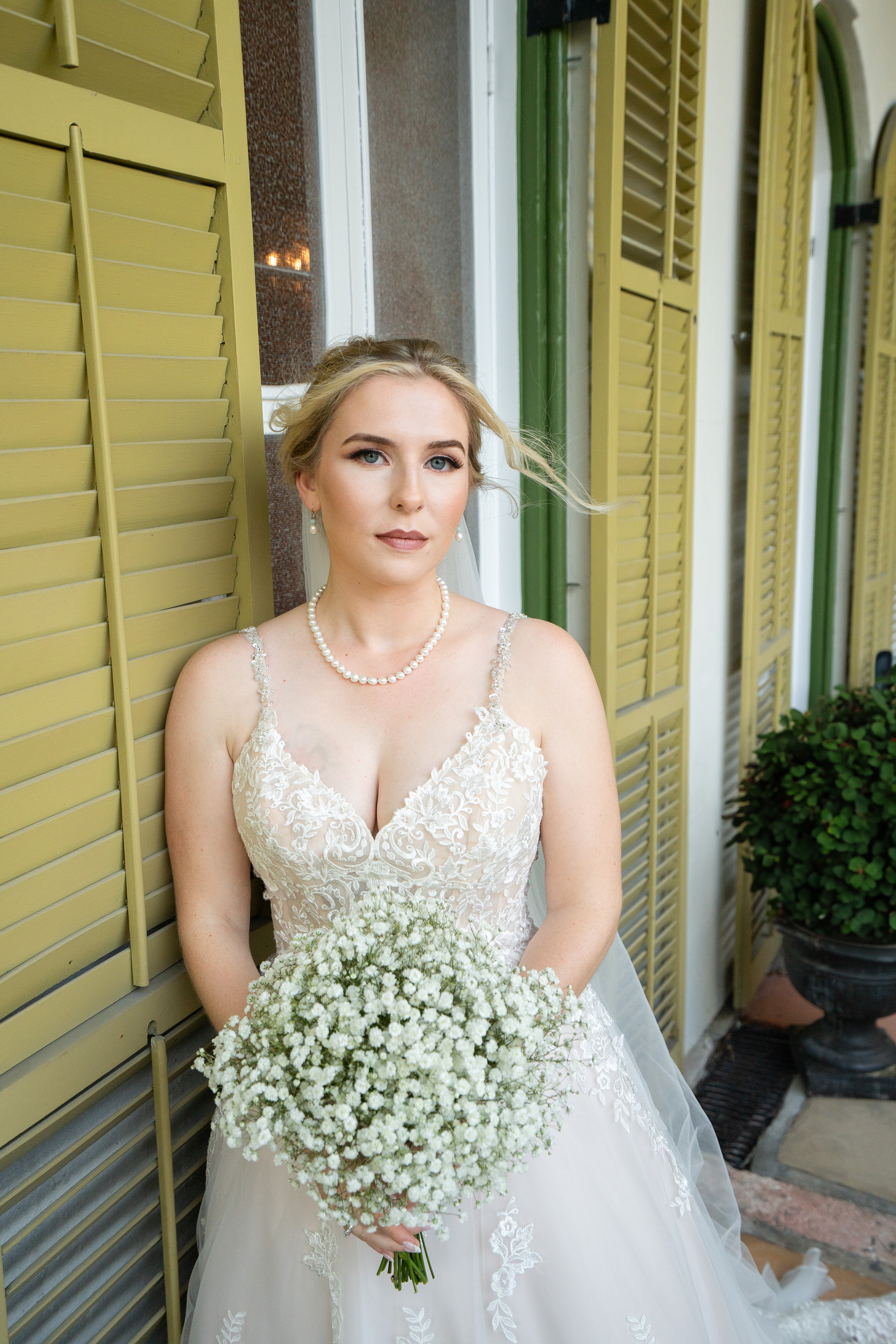 Bride and Groom at Longans place photo by https://www.ikon-films.com