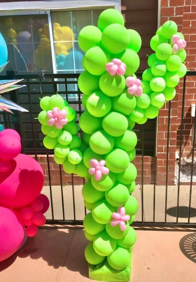 Sarahs Face Painting and Balloon Art photo 4