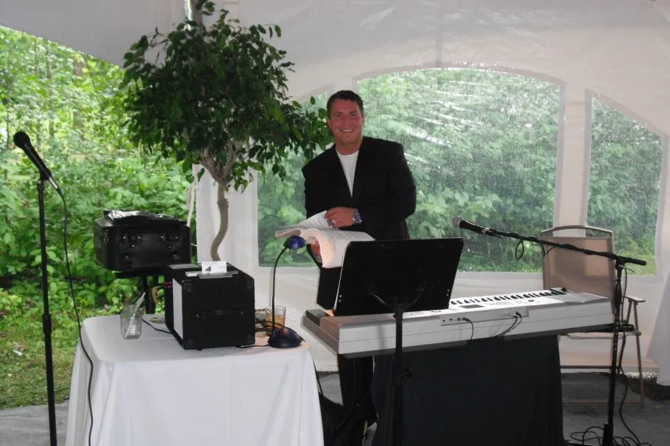 Mark M. Venneri Professional Pianist / Vocalist / Entertainer / MC photo 4